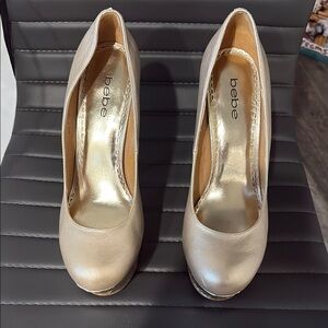 Bebe Women's Cream Pumps